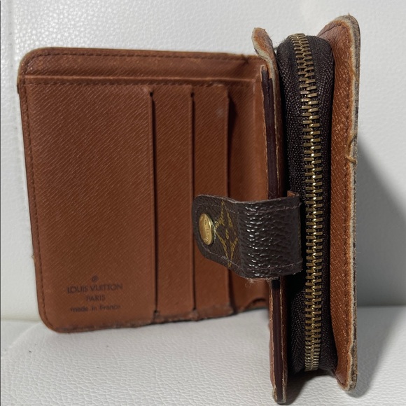 Authentic Louis Vuitton Monogram Compact Zippy - Picture 8 of 14